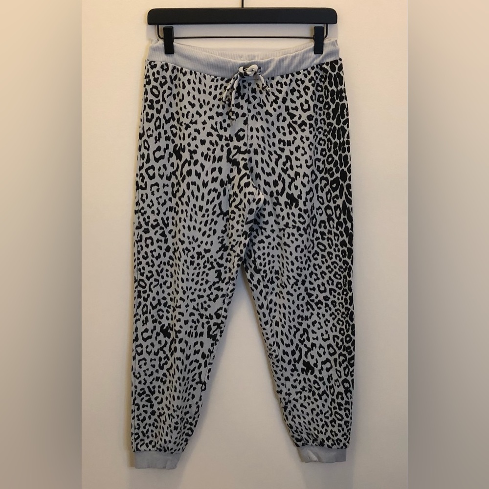 NWT Chaser Leopard Sweatpants